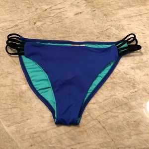 L*Space Blue & Turquoise Low Down Bottom Size L